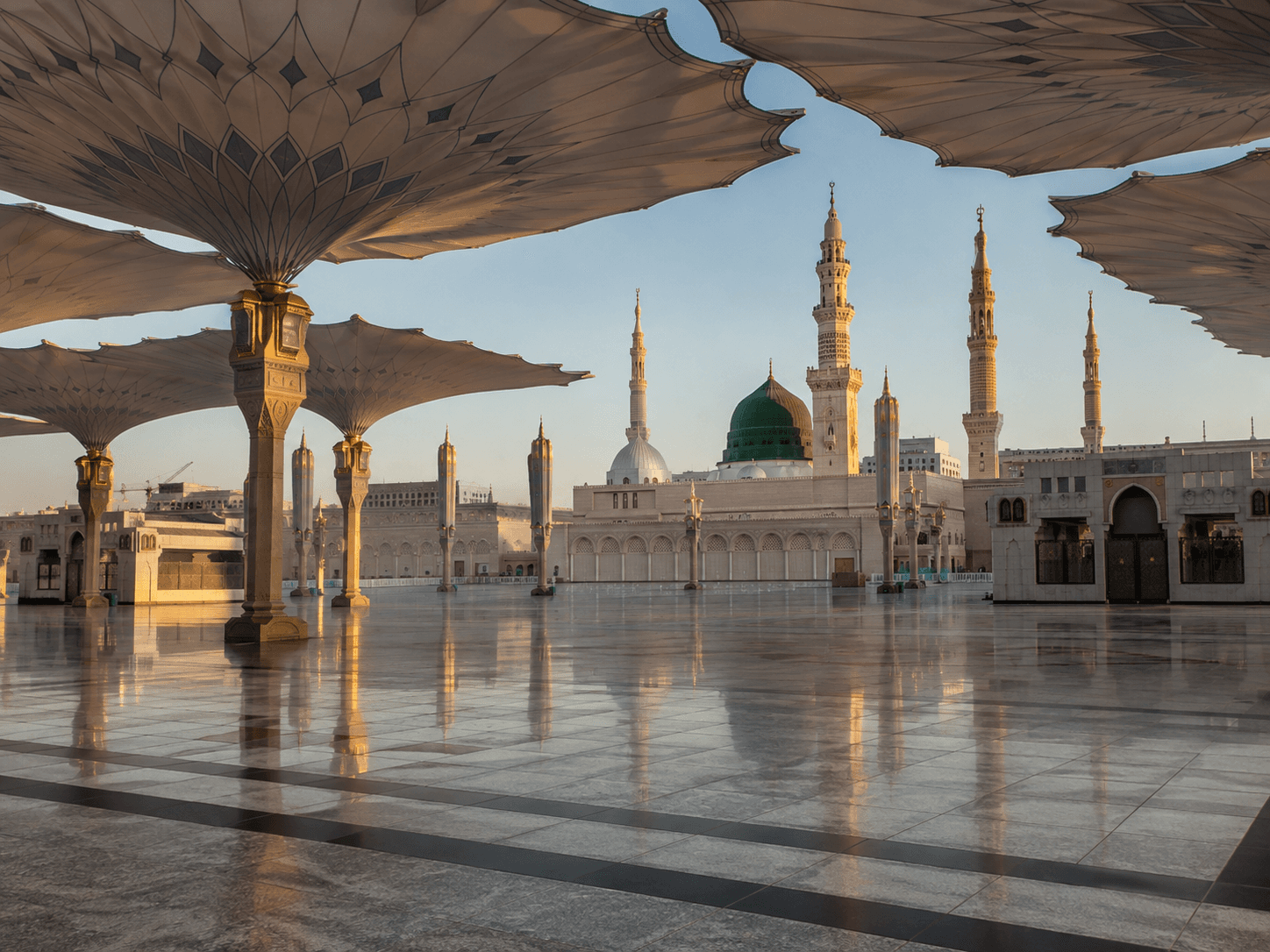 Madinah & Makkah — Pakej Umrah Classic Lite (Emirates) 12H 10M